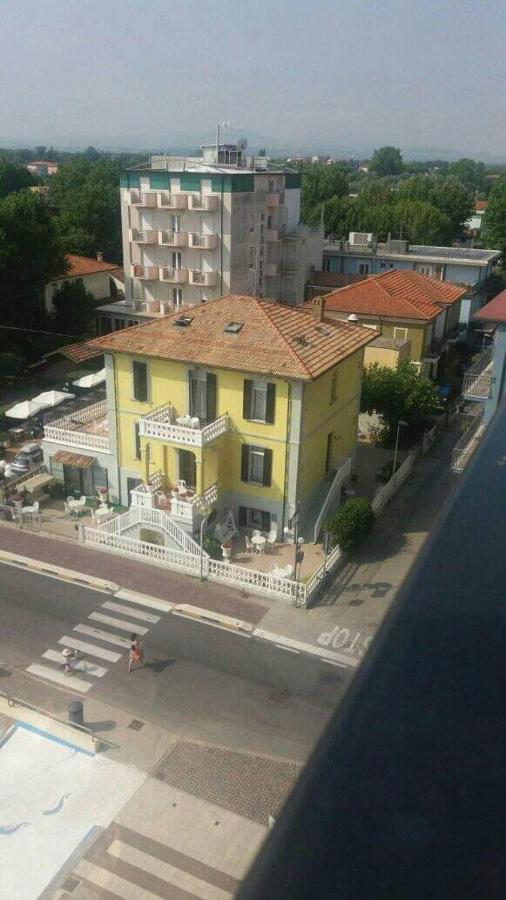 Hotel Villa Laura Rimini Zewnętrze zdjęcie